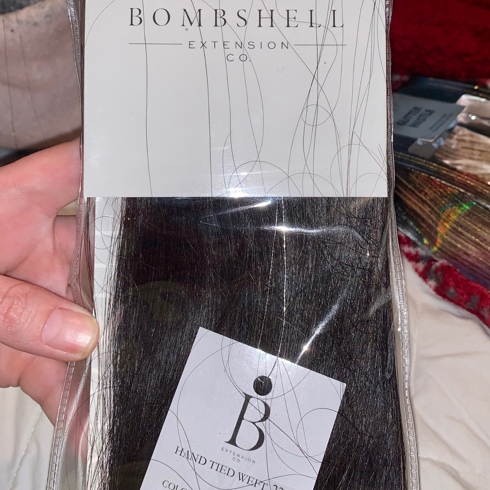 Bombshell 22” full set of hair extensions.